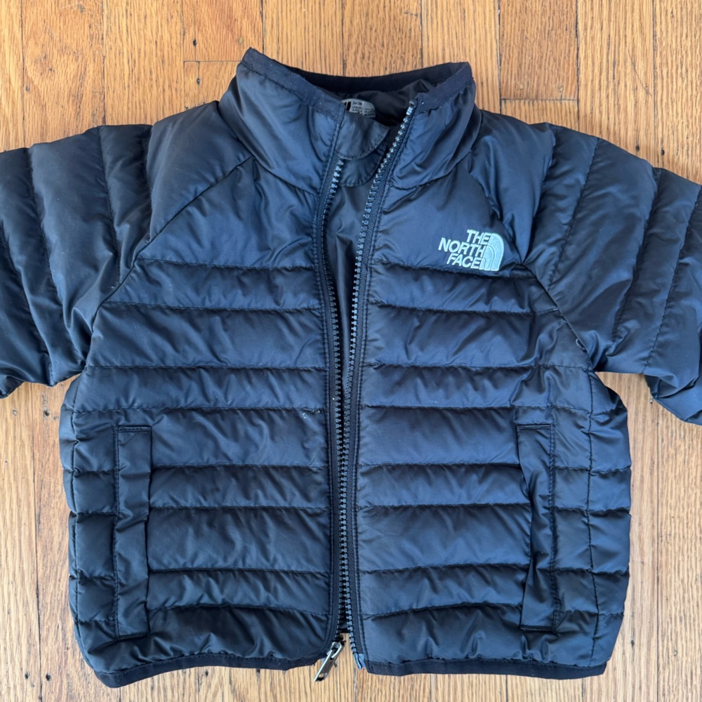 The North Face Kids Black Puffer Jacket - Picture 3 of 13